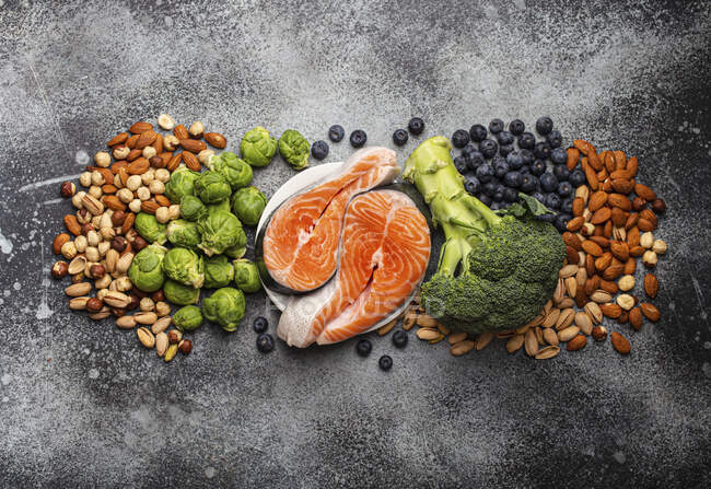 Aliments variés pour la santé du cerveau et une bonne mémoire — Photo de stock