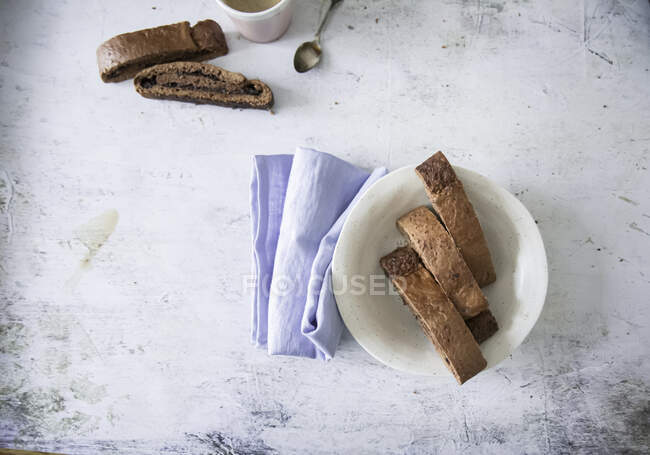Biscotti con mermelada de mora - foto de stock