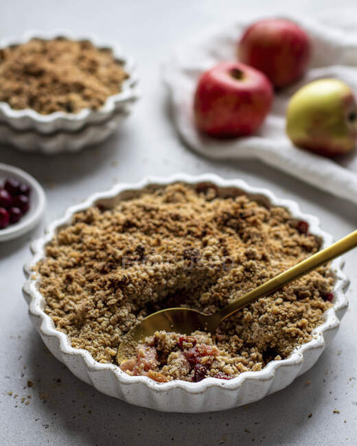 Apple crumble close-up view — Stock Photo