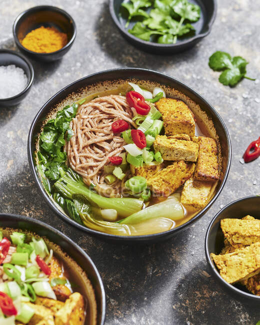 Asian tofu noodle bowl — Stock Photo