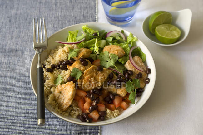 Healthy chicken burrito bowl — Fotografia de Stock
