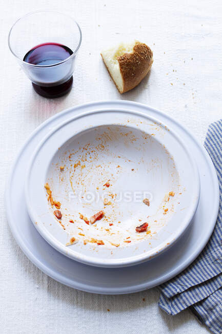 Ein leerer Teller Spaghetti alamatriciana — Stockfoto