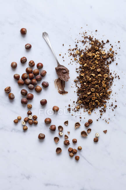 Hazelnut spread and crunch — Stock Photo