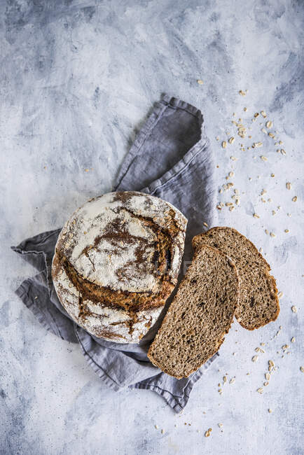 Крупный план вкусного домашнего хлеба — стоковое фото