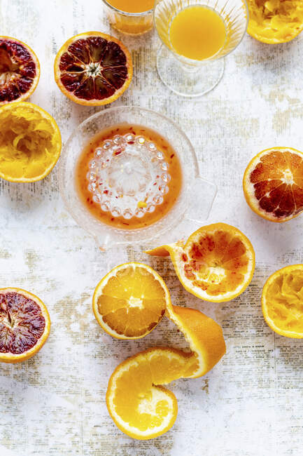 Squeezed blood oranges close-up view — Stock Photo