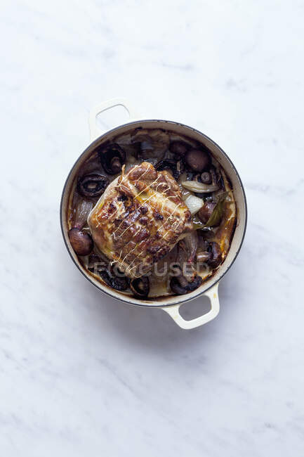 Roast pork with mushrooms — Stock Photo
