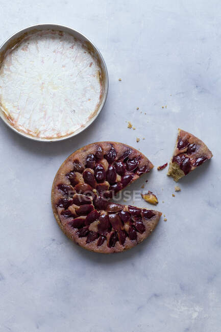 Gâteau aux prunes vue rapprochée — Photo de stock