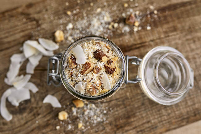 Low carb granola with coconut flakes — Stock Photo