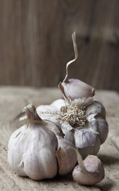 Garlic cloves close-up view — Stock Photo