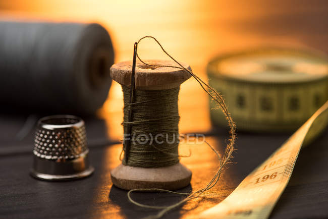 Conjunto de suministros de costura - foto de stock