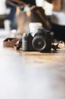 Камери на стіл в кафе — стокове фото