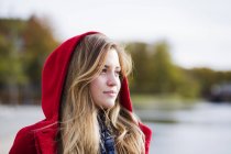 Thoughtful young woman — Stock Photo