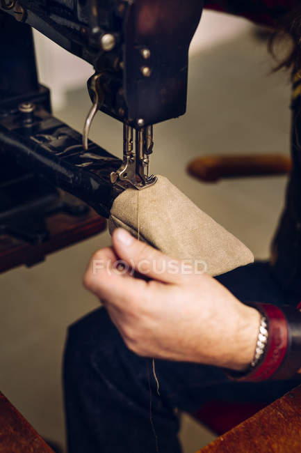 Trabalhador bolso saco de costura — Fotografia de Stock
