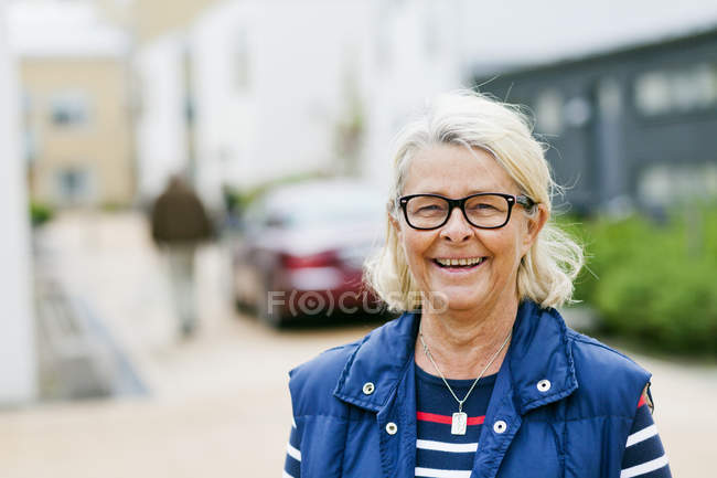 Femme âgée souriante — Photo de stock