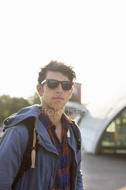 Man wearing sunglasses — Stock Photo