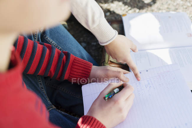 Friends studying in college campus — Stock Photo