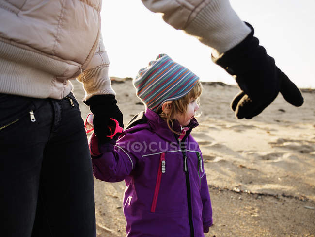 Mothers with daughter at desert — Stock Photo