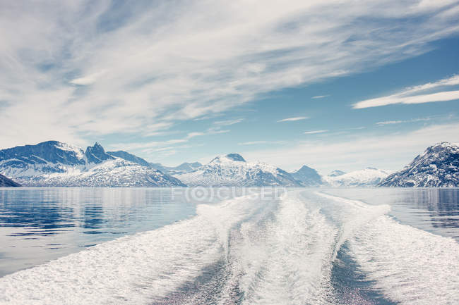 Motorboat trail waves in sea — Stock Photo