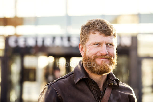 Man outside central station — Stock Photo