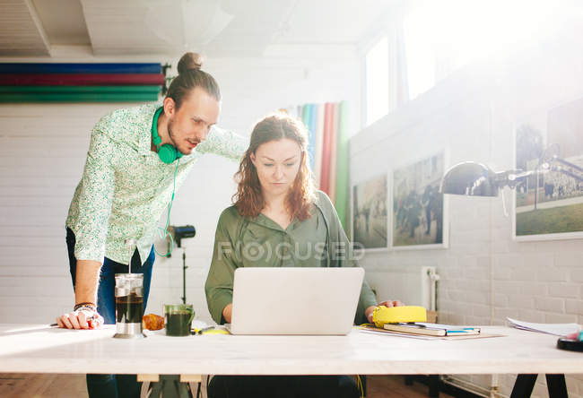 Man and woman working — Stock Photo