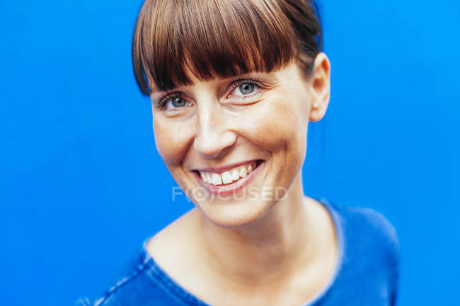 Ritratto di donna felice — Foto stock