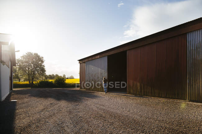 Barn on field against sky — Stock Photo