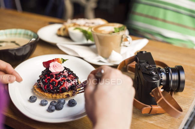 Man having dessert — Stock Photo