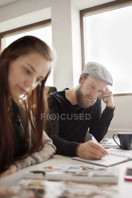 Business people working at desk — Stock Photo