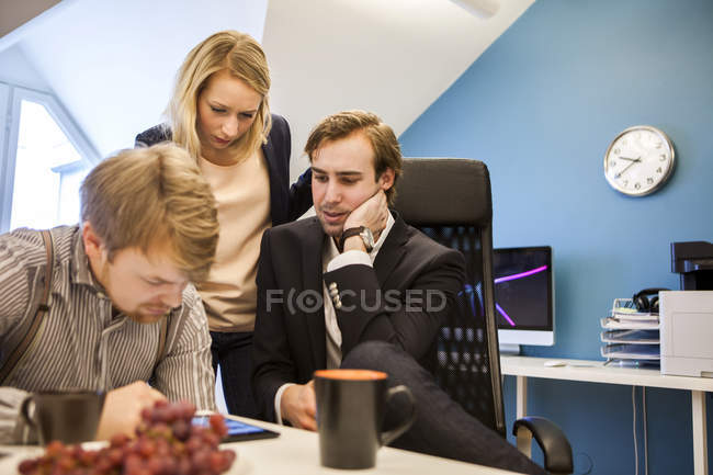 Young business colleagues — Stock Photo
