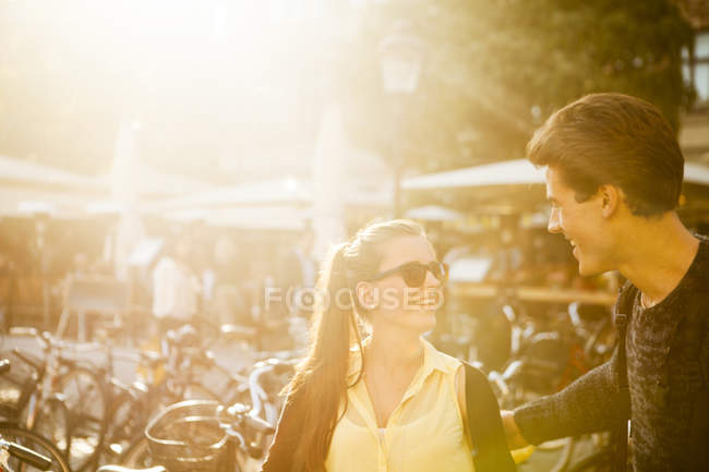 Happy couple looking at each other — Stock Photo