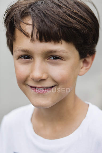 Portrait de garçon heureux — Photo de stock