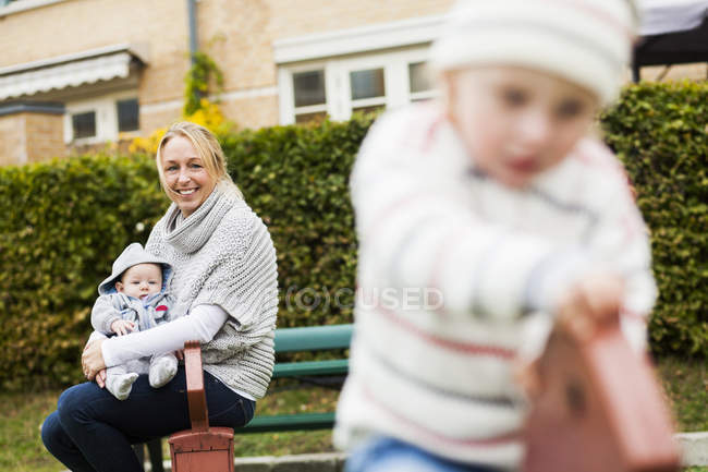 Happy mother with baby — Stock Photo