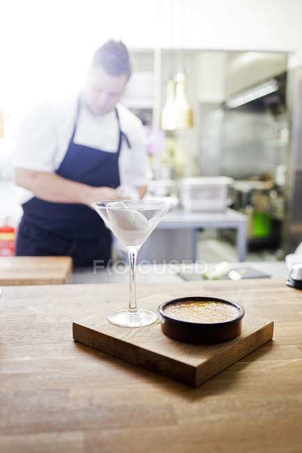 Sorbet en verre martini — Photo de stock