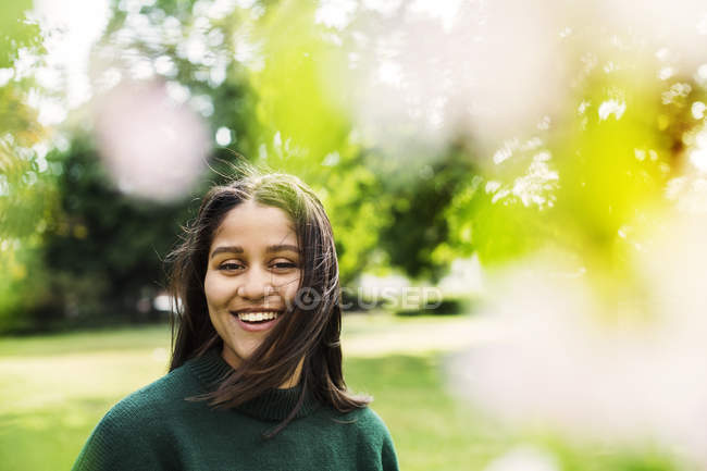 Smiling young woman — Stock Photo