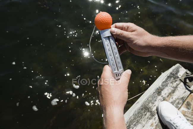 Instrumento de medição de retenção para homens — Fotografia de Stock