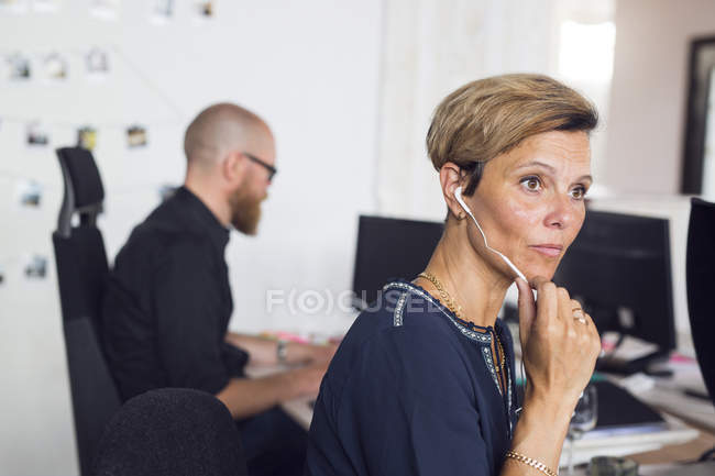 Man and woman working at office — Stock Photo