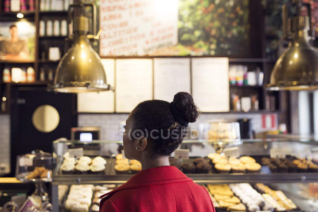 Rear view of woman — Stock Photo