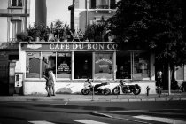 Вид на кафе на улице — стоковое фото