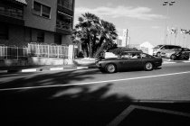Винтажное купе на улице — стоковое фото