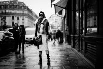 Gast kommt zur Pariser Modewoche — Stockfoto