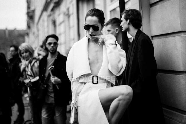 Os hóspedes que chegam em Paris Fashion Week — Fotografia de Stock