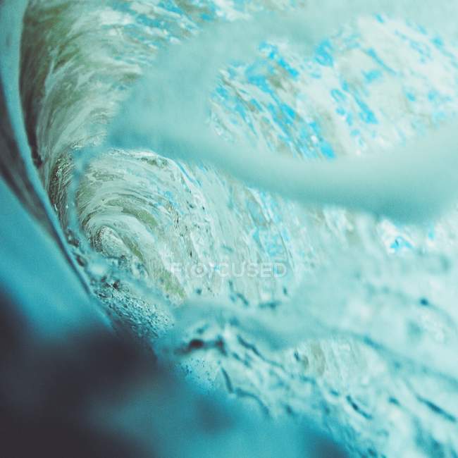Breaking surfing ocean wave — Stock Photo