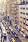 New Yorker Straße voller Autos — Stockfoto