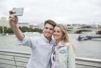 Couple taking selfie — Stock Photo
