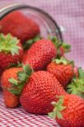 Ripe summer strawberries — Stock Photo