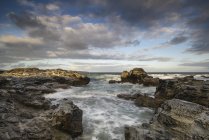 Paesaggio di Godrevy sulla costa della Cornovaglia in Inghilterra — Foto stock