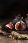 Fresh figs on plate — Stock Photo