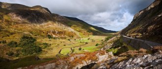 View of Nant Ffrancon valley — Stock Photo