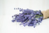 Lavender bunch in rustic home styled setting — Stock Photo