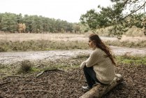 Woman communing with nature — Stock Photo